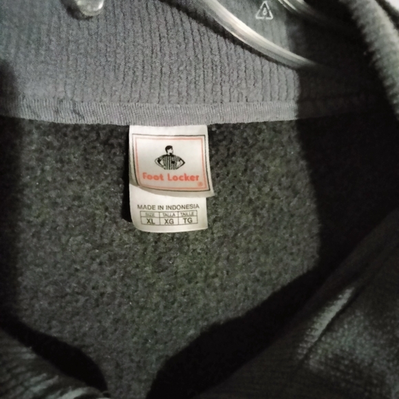 Men's Footlocker Fleece Pullover..Grey in color, Pre-owned XL - Picture 3 of 5